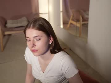 girl
        noel_pretty cam image #2711617