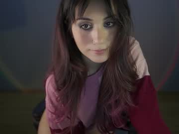 girl
        greeny_mat cam image #4519203