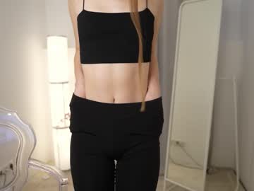 girl
        charming_luna cam image #2070309