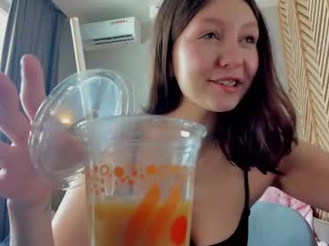 girl
        nerenuu_ cam image #4406104