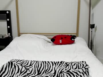 girl
        xvno cam image #345600