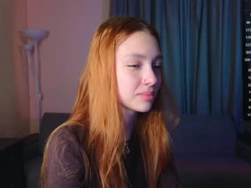 girl
        shirleywhitney cam image #1689707