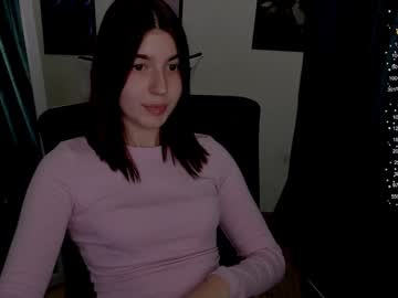 girl
        stacy_cy cam image #3512106