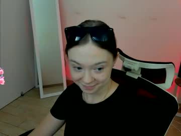 girl
        stasy_clapp cam image #3161305