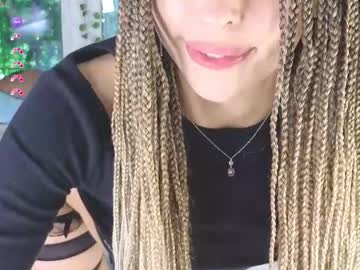girl
        yononeey cam image #4507973