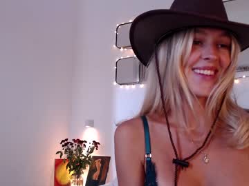 girl
        sweetboobss1 cam image #2321910