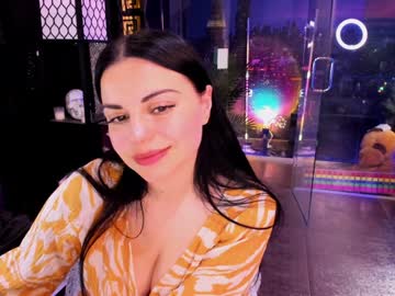girl
        alma_pearl cam image #4545384