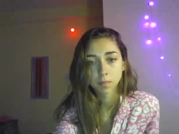 girl
        pink_veil cam image #1238472