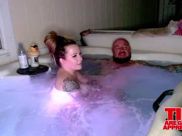 couple
        2freakycouple24 cam image #823062