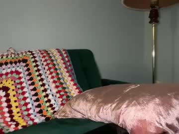 girl
        littlesugarpea cam image #4093469