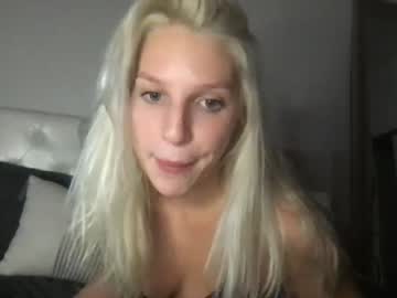 couple
        britbaexo cam image #1772362