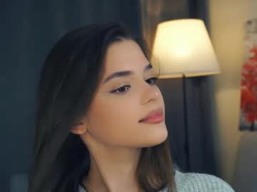 girl
        zarabeamer cam image #4513559