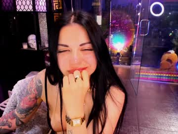 girl
        alma_pearl cam image #4536564