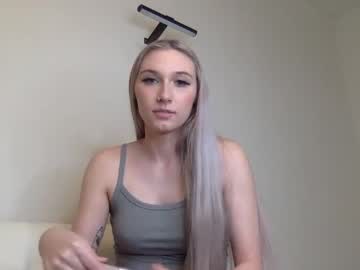 girl
        livyroselise cam image #2097792