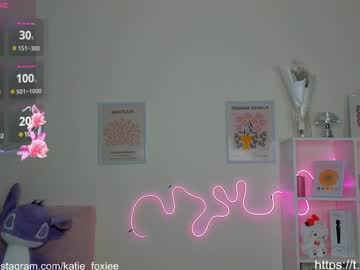 girl
        katiefoxie cam image #3597032