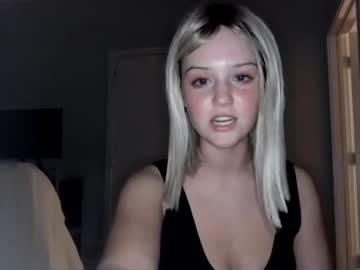 girl
        rubylanee cam image #2503385