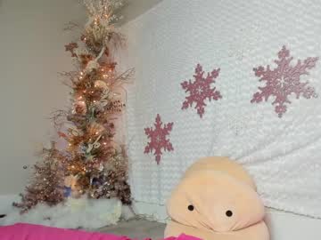 girl
        fit_american_girl cam image #460621