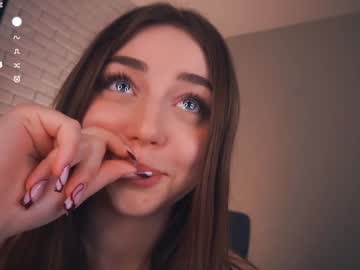 girl
        rowenahallman cam image #4004769