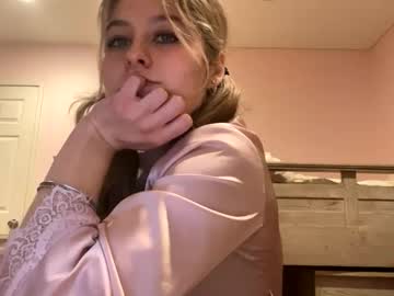 girl
        lovesyou444 cam image #4179981