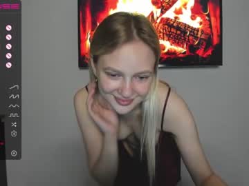 girl
        sarahphyllis cam image #1139603
