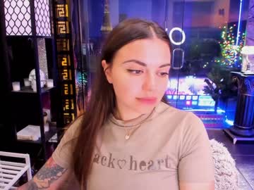 girl
        alma_pearl cam image #1202877