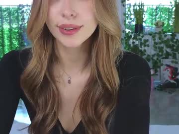 girl
        yononeey cam image #4474612