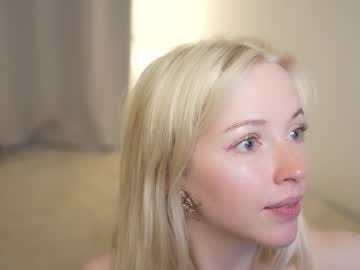 girl
        my_stella cam image #3422672