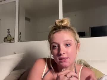 girl
        lexaarose05 cam image #4352053