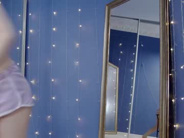 girl
        kriskras__ cam image #691579