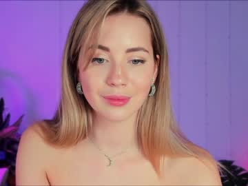 girl
        emmi_rosee cam image #2534728