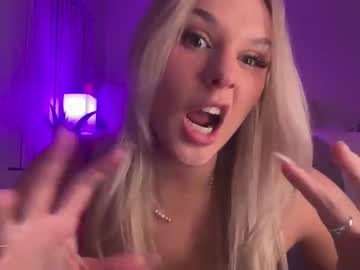 girl
        kittypooh386196 cam image #3950879