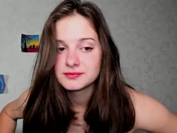 girl
        oladushek18 cam image #3037327