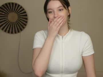 girl
        cant_fool_heart cam image #4507396