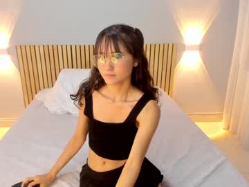 girl
        little_effy18 cam image #405707