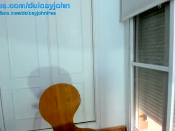 girl
        dulceyjohn cam image #1352729