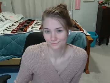 girl
        katynowhere cam image #4132918