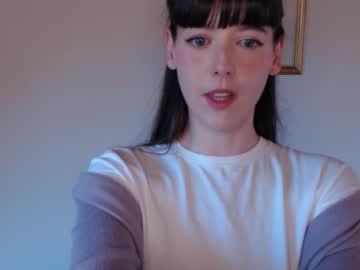 girl
        peggy_parks cam image #4544651