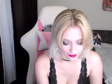 girl
        ovelymila cam image #68693