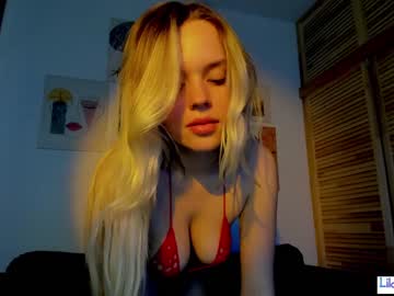 girl
        corni__ cam image #1003796