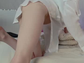 girl
        breeding_material cam image #2878920