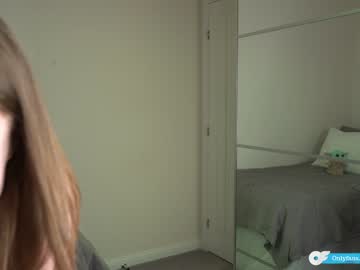 girl
        chloewildd cam image #1606932