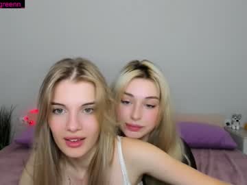 couple Close-up Pussy Web Cam Girls with chloejjoness