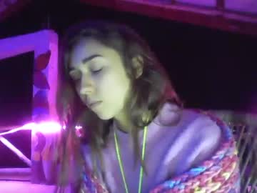 girl
        pink_veil cam image #1219001