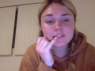 girl
        cassidyyqueen cam image #1010677