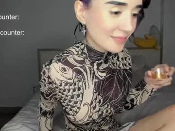 girl
        lonelly_lolly98 cam image #2845085