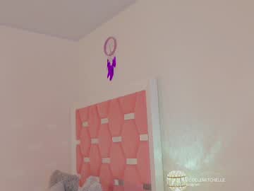 girl
        nicolle_mitchelle cam image #4283405