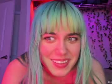 girl
        fairyinthewild cam image #2308115