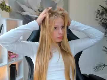 girl
        maidabarfield cam image #3190868