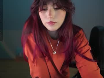 girl
        greeny_mat cam image #3747319