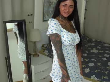 girl
        butter_f1y cam image #4526817